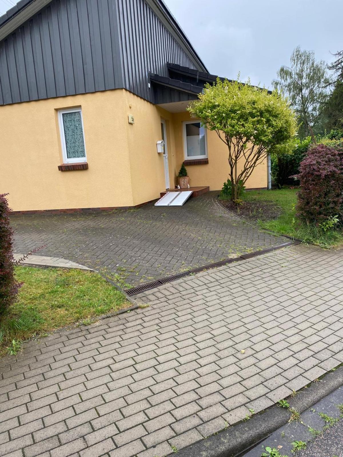 Komfortables Einzelhaus Mit Garten Halstenbek Екстер'єр фото